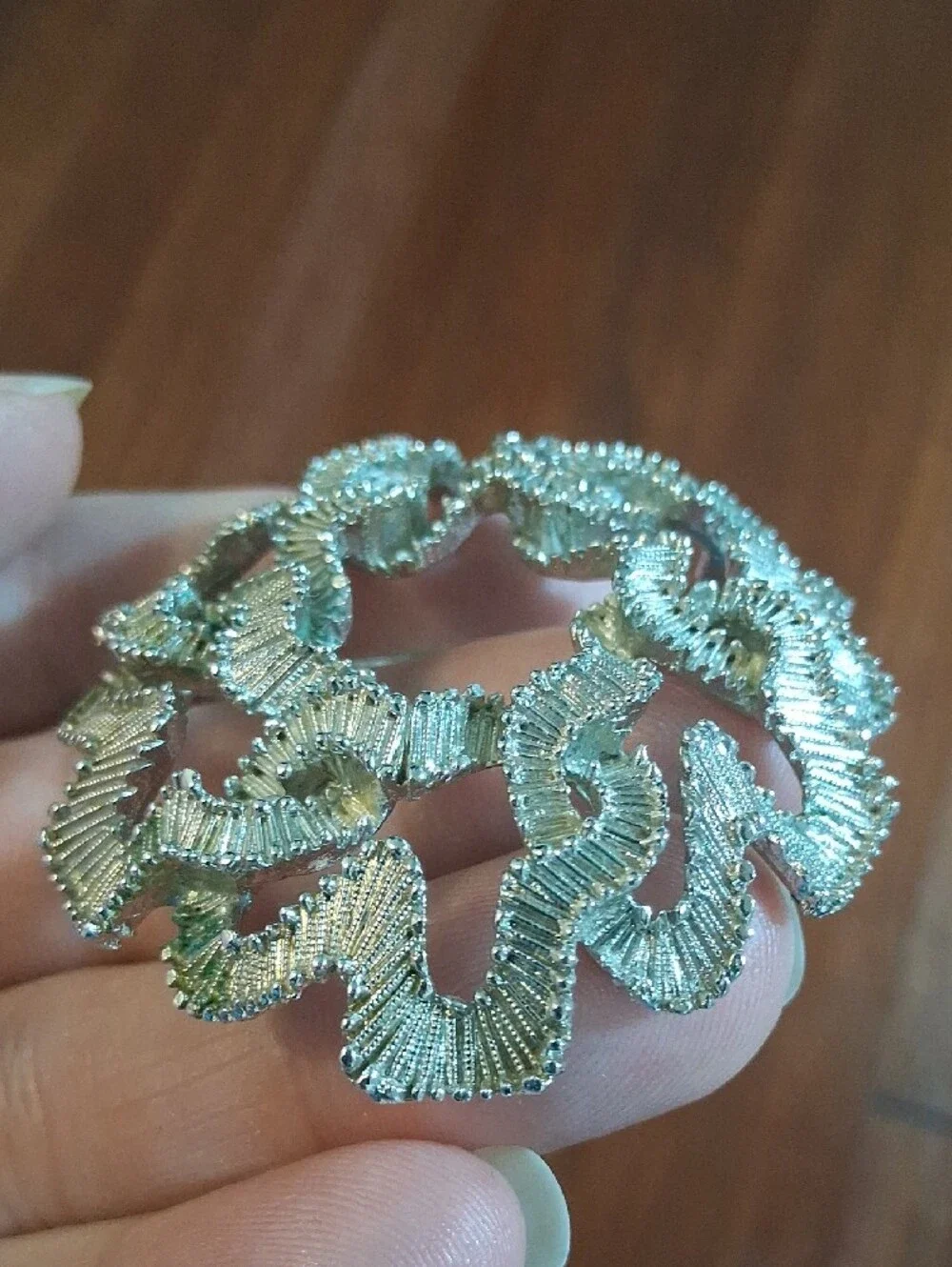 Silver Trifari Ribbonette Filigree Ruffled Elegant Statement Brooch Vintage